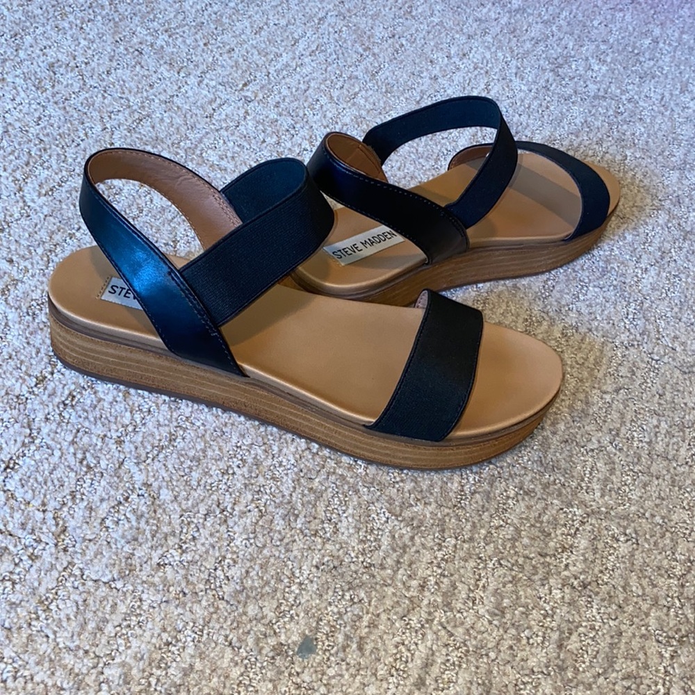 Steve Madden Agile sandal